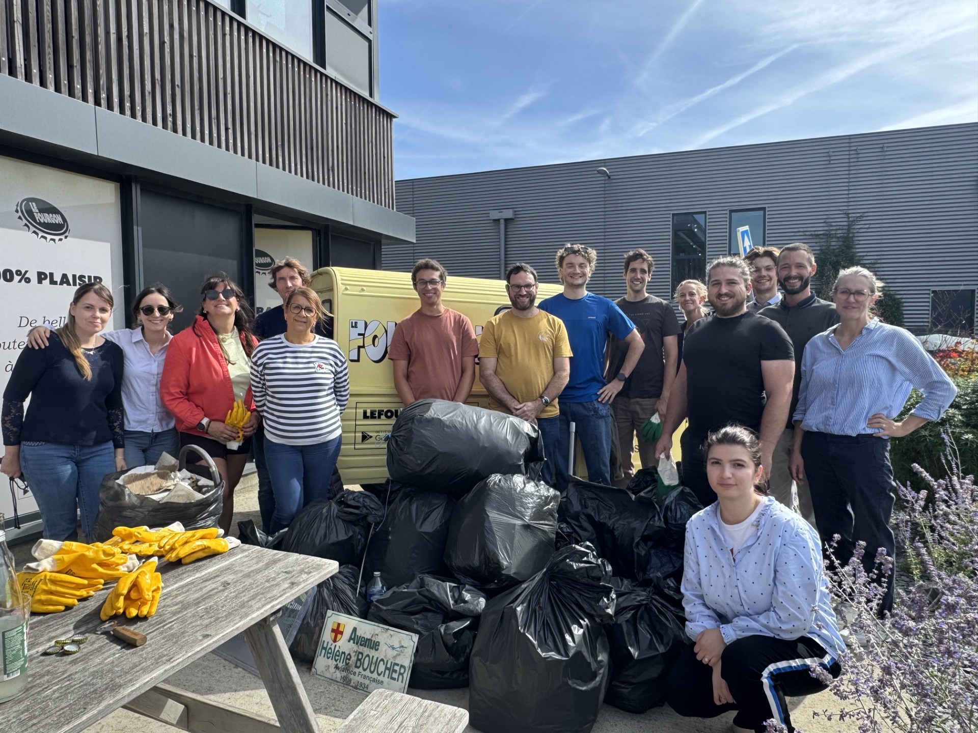 Collaborateurs Cerland réunis lors du World Cleanup Day 2026